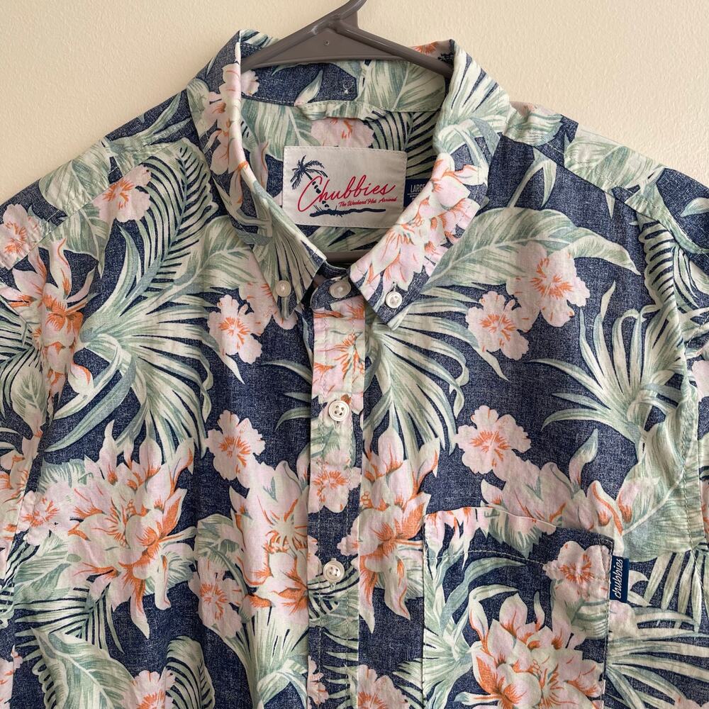 Chubbies Men’s SZ L Hawaiian Floral Reverse Print Blue Short Sleeve Button Shirt